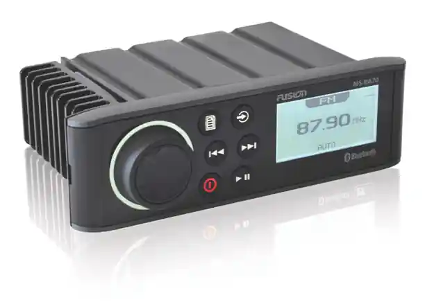 Quantité Limitée Radio Marine Fusion RA70