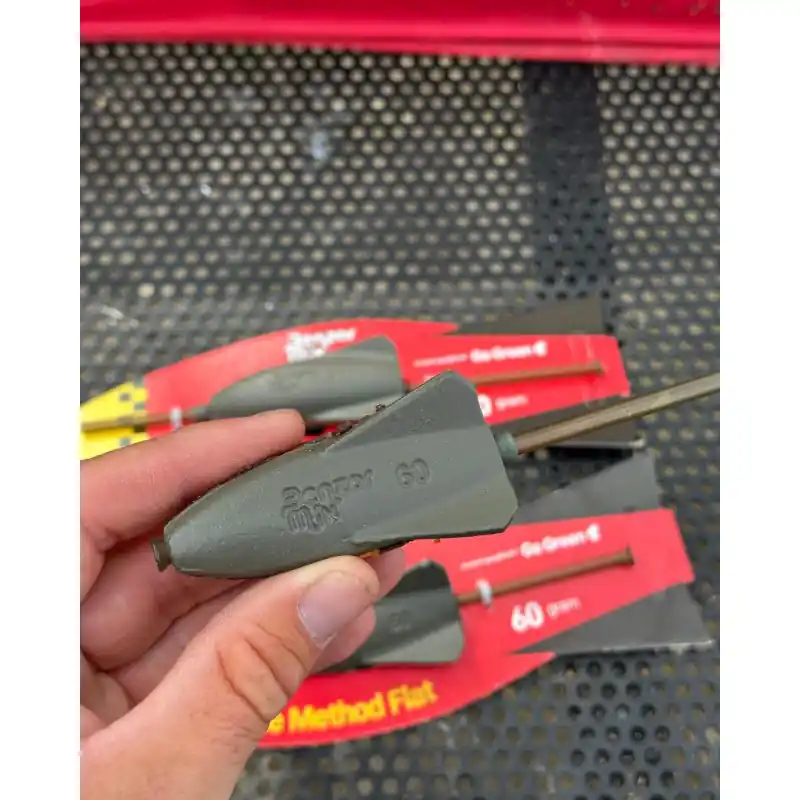 Commander Vite METHOD FEEDER DISTANCE « SPACE METHOD FLAT BASKET » – BENZAR MIX